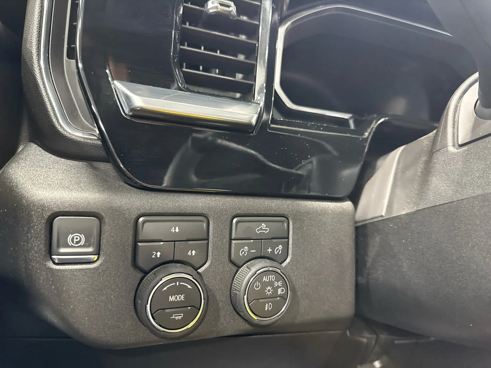 Used 2026 Lakeshore Blue Metallic Chevrolet LT image 23