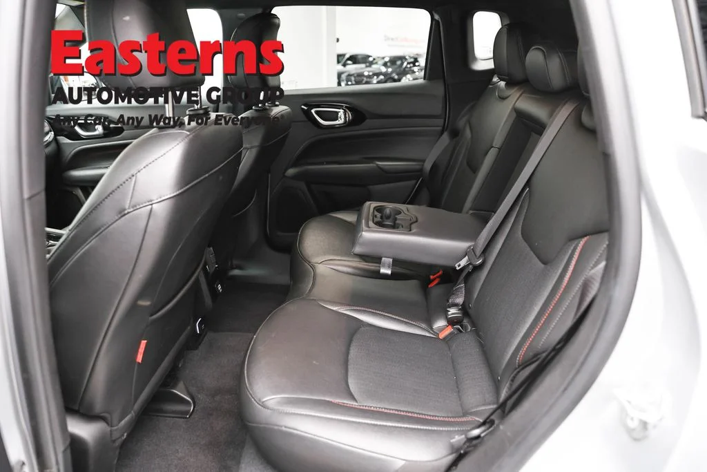 Used 2025 Silver Jeep Trailhawk image 21