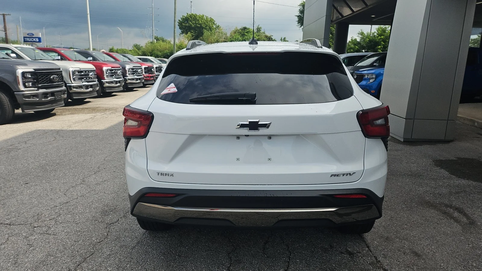 Used 2024 White Chevrolet ACTIV image 4