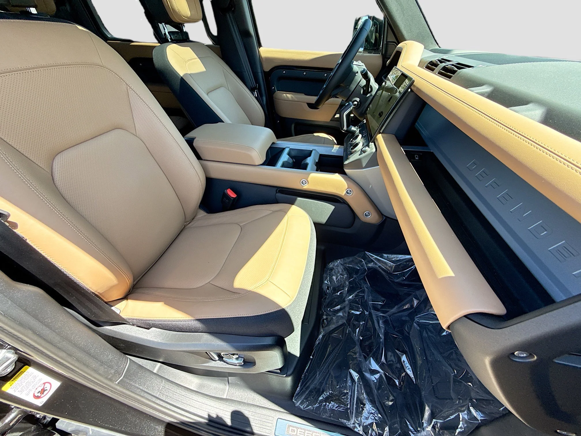 New 2026 Santorini Black Metallic Land Rover X image 14