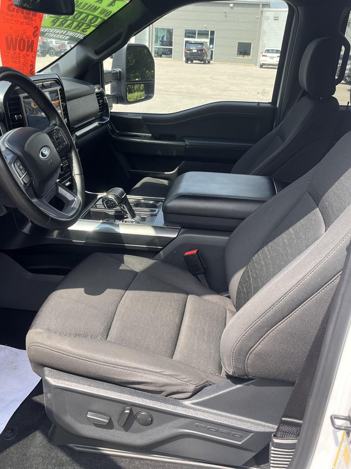 Used 2023 Oxford White Ford XLT image 15