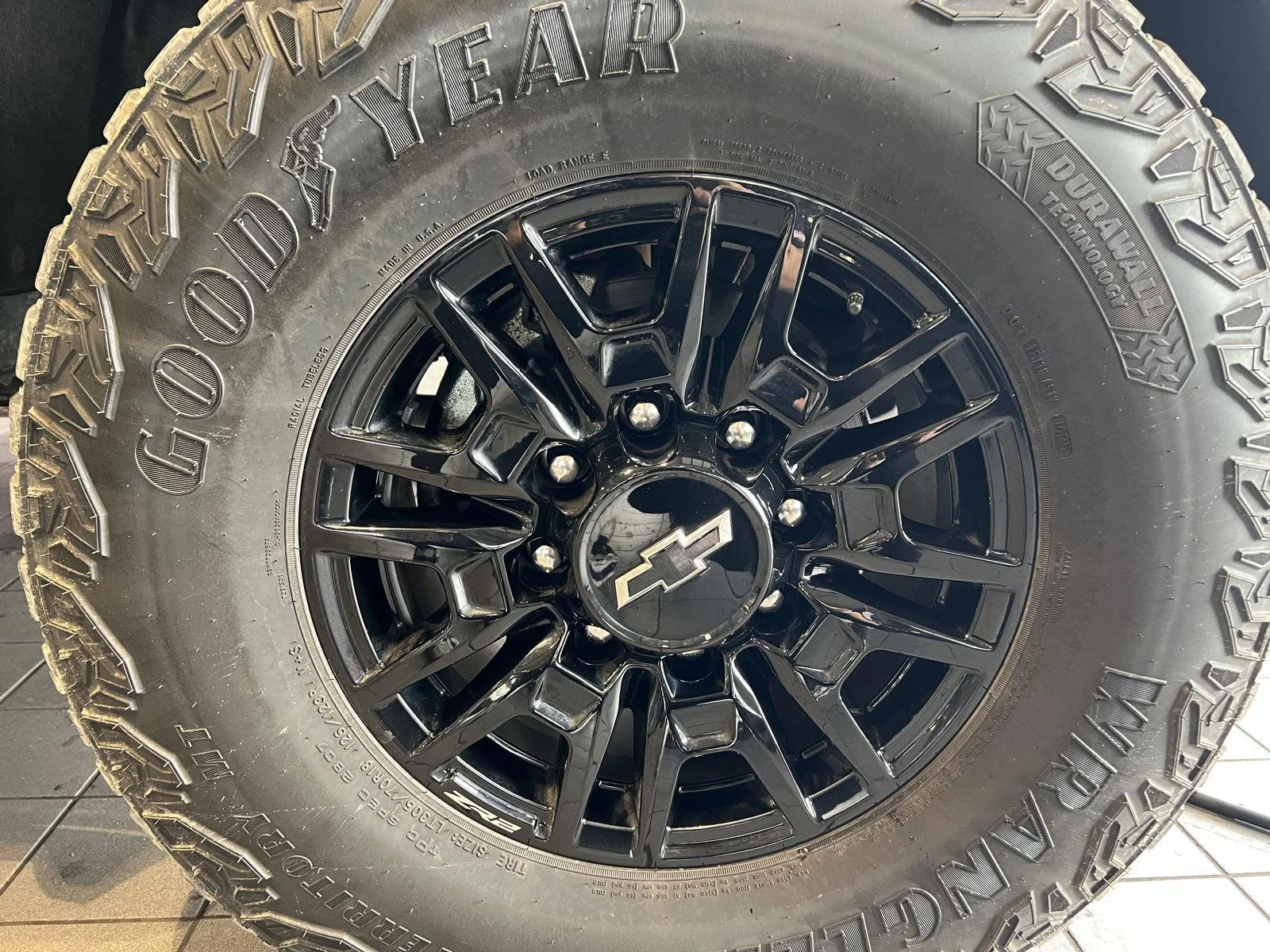 Used 2025 Summit White Chevrolet ZR2 image 10