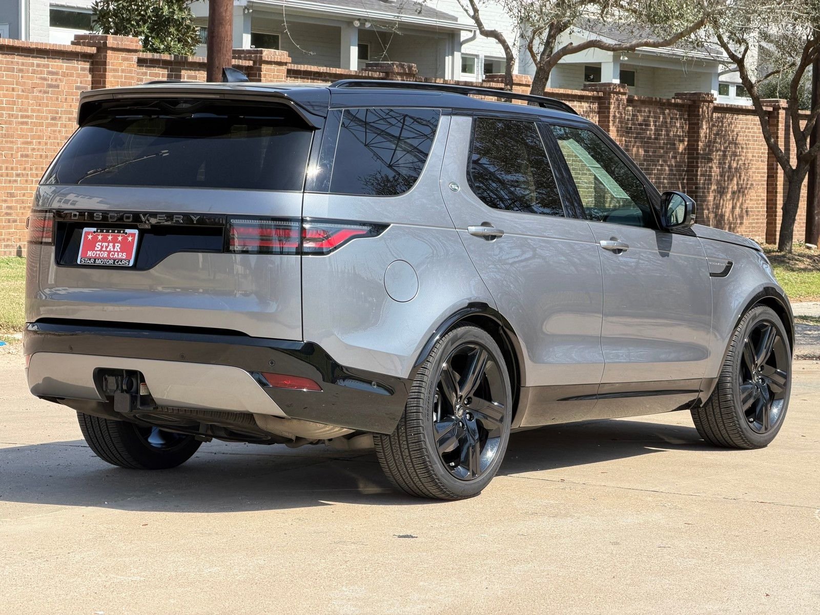 Used 2024 Gray Land Rover Dynamic SE image 15