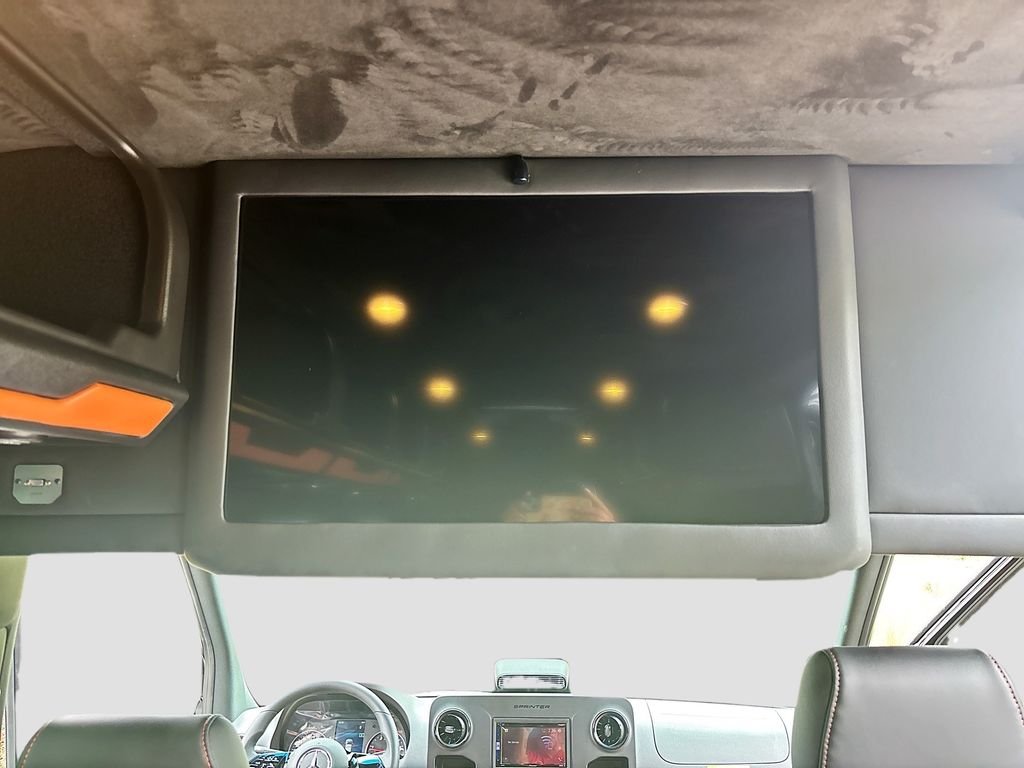 New 2025  Mercedes-Benz 15 Passenger Sliding Door image 42