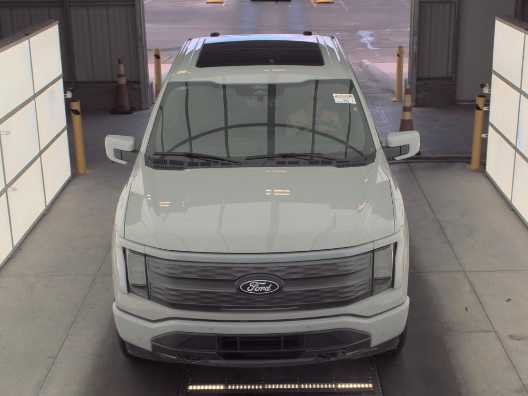 Used 2024 Avalanche Ford LARIAT image 4