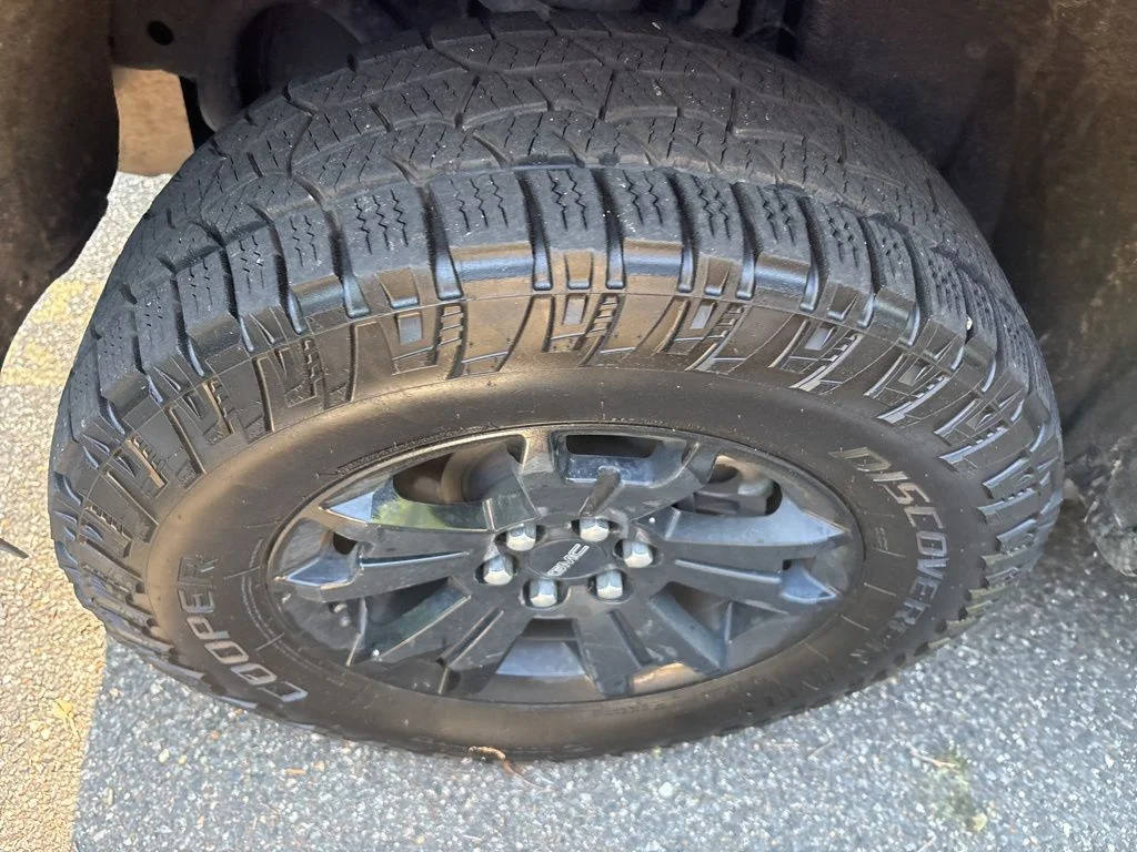 Used 2022 Red GMC AT4 w/Leather image 15