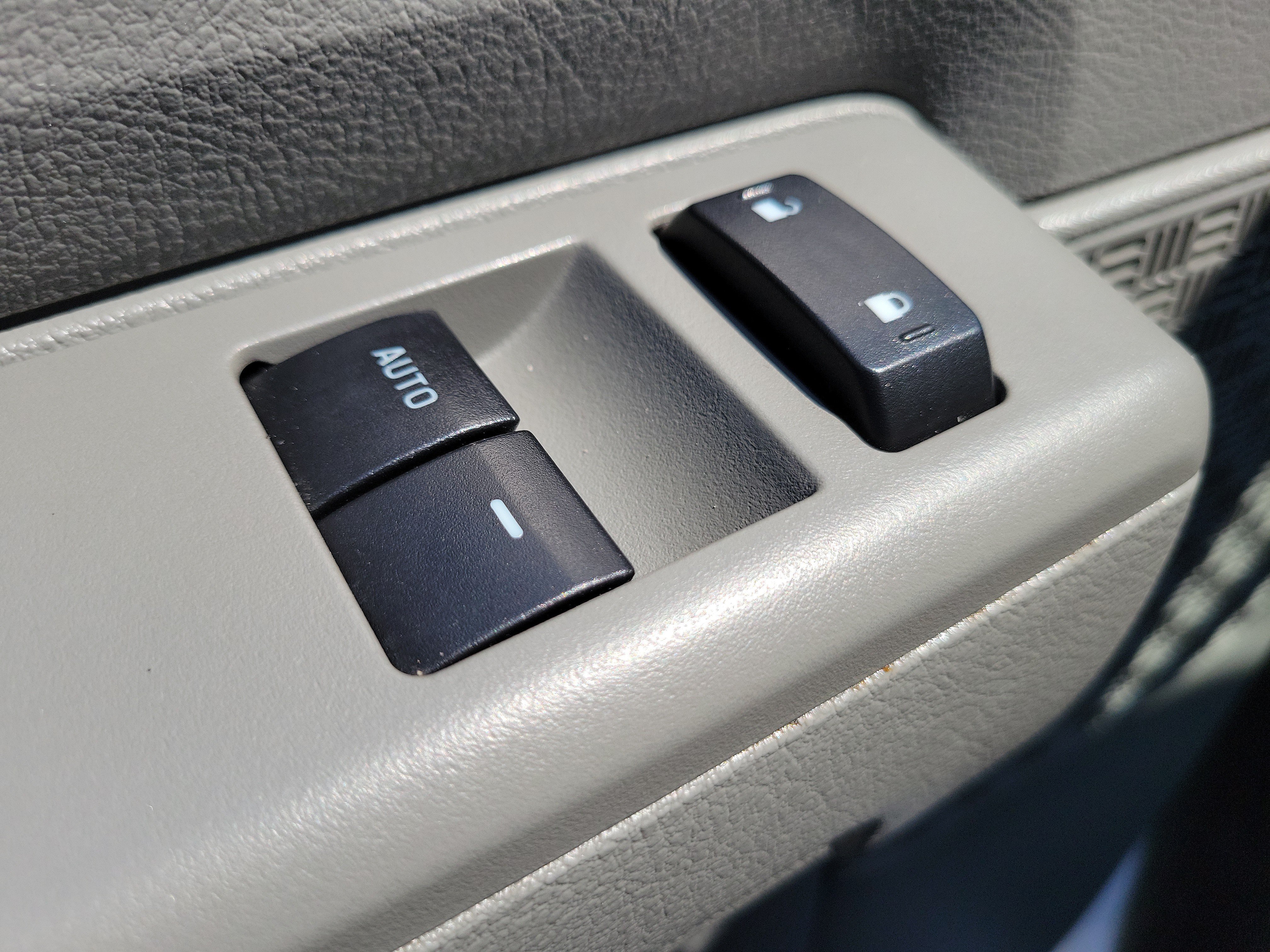 Used 2014  Ford XL image 18