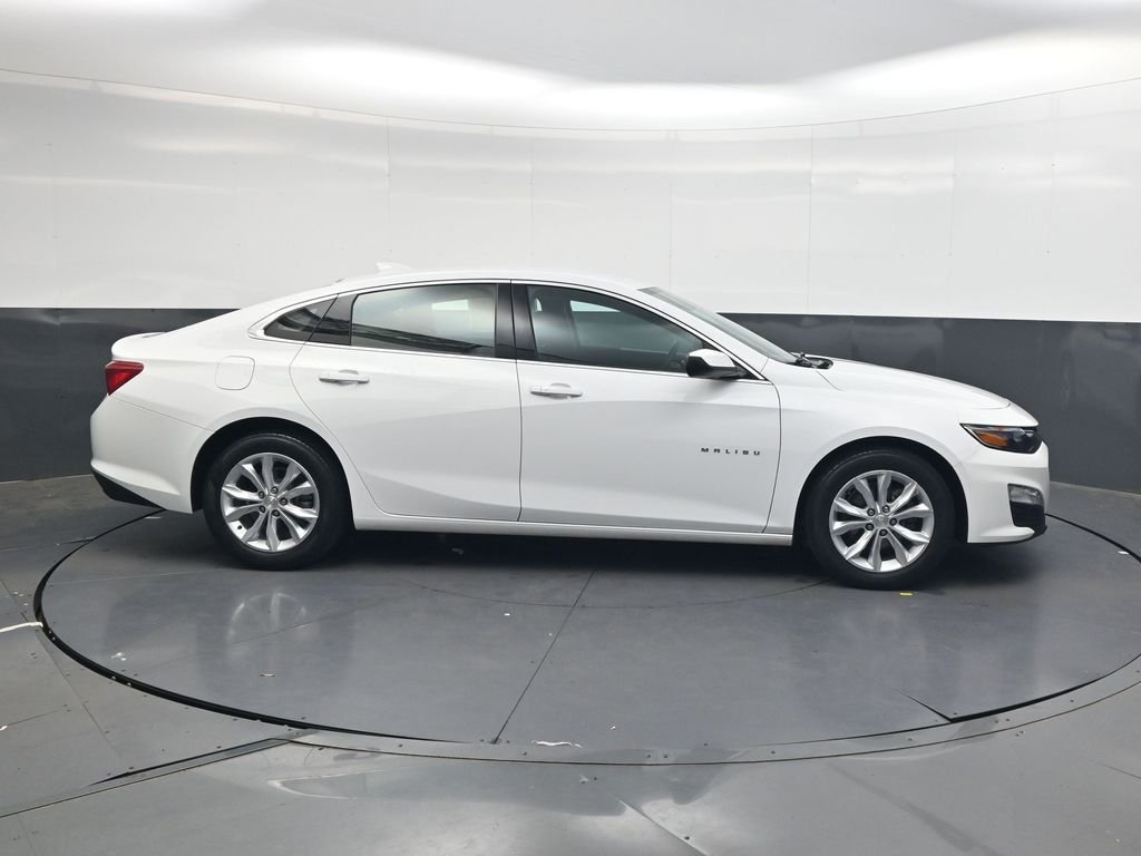 Used 2023 White Chevrolet LT image 4