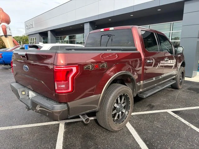 Used 2017  Ford Lariat image 6