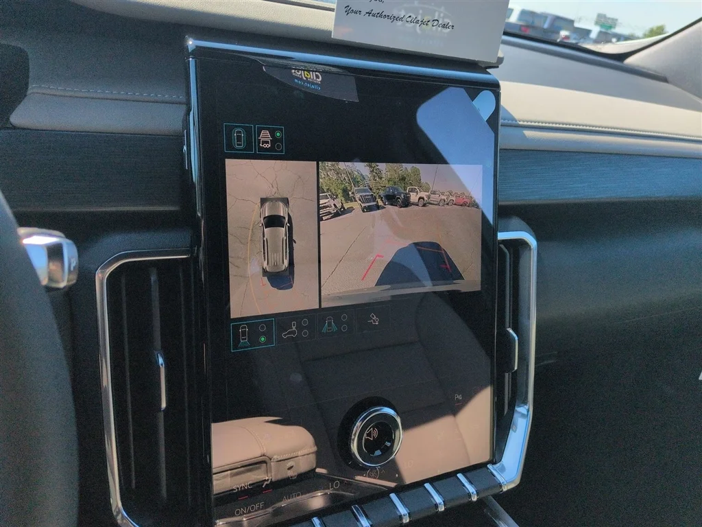 New 2026 Sterling Metallic GMC Elevation image 39
