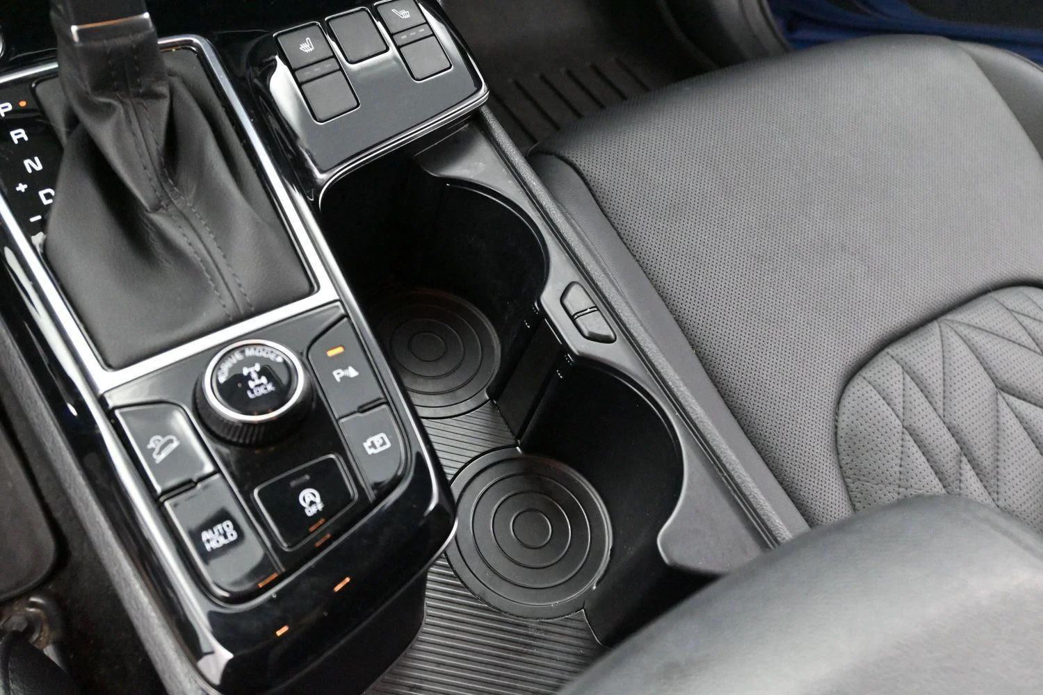 Used 2024 Sapphire Blue Kia X-Line image 18