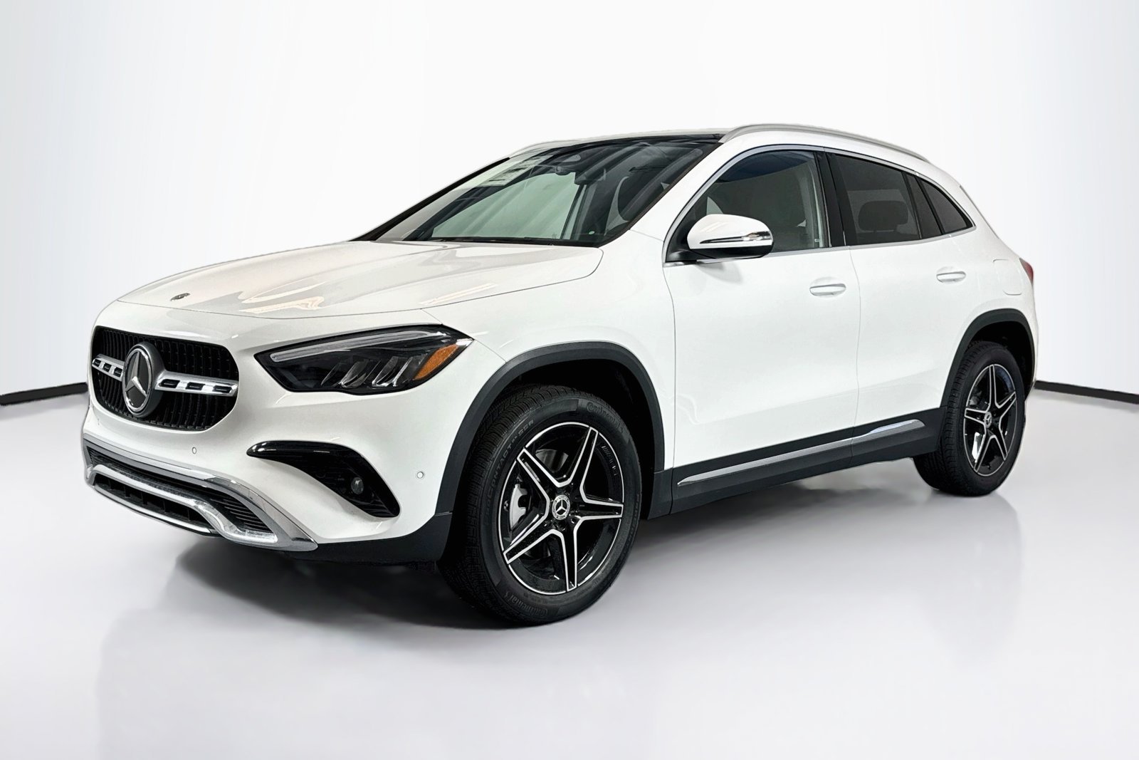 New 2026 Polar White Mercedes-Benz GLA 250 image 1