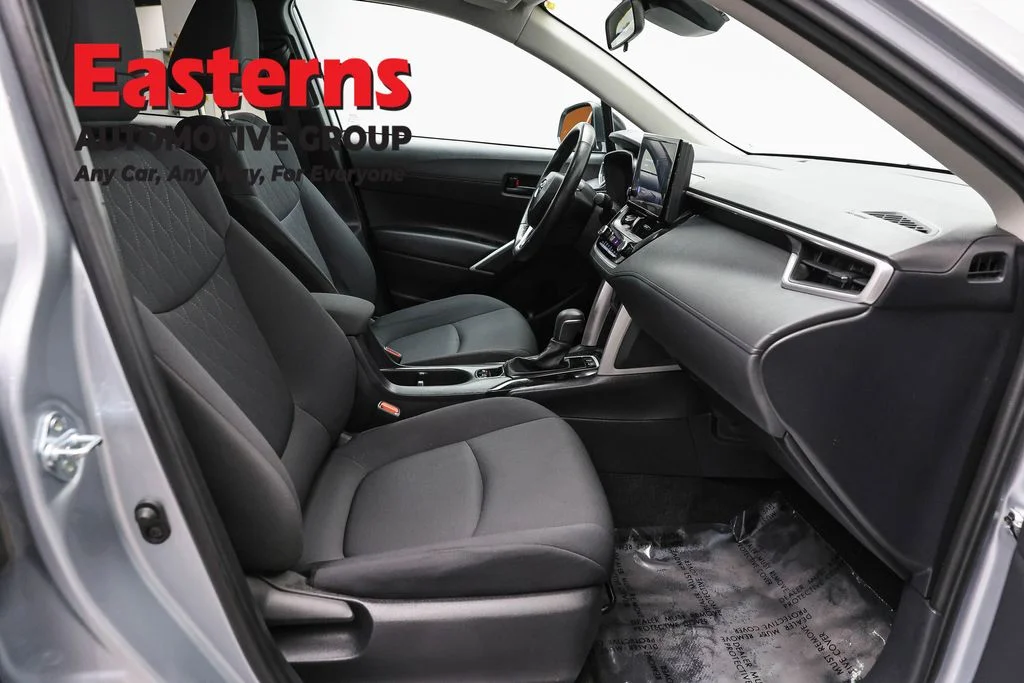 Used 2025 Silver Toyota LE image 23