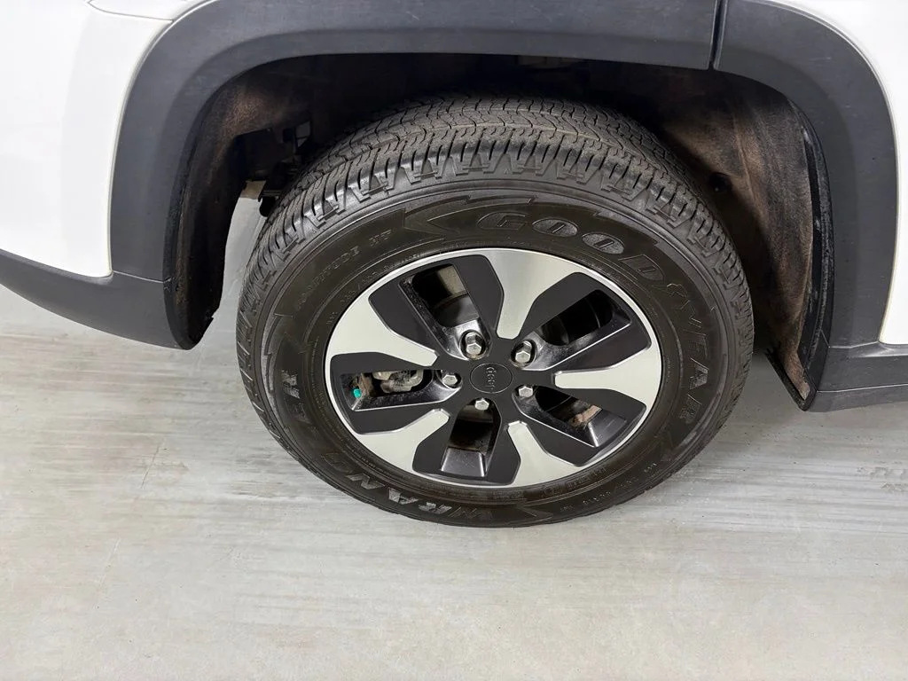 Used 2024 White Jeep 4xe image 15
