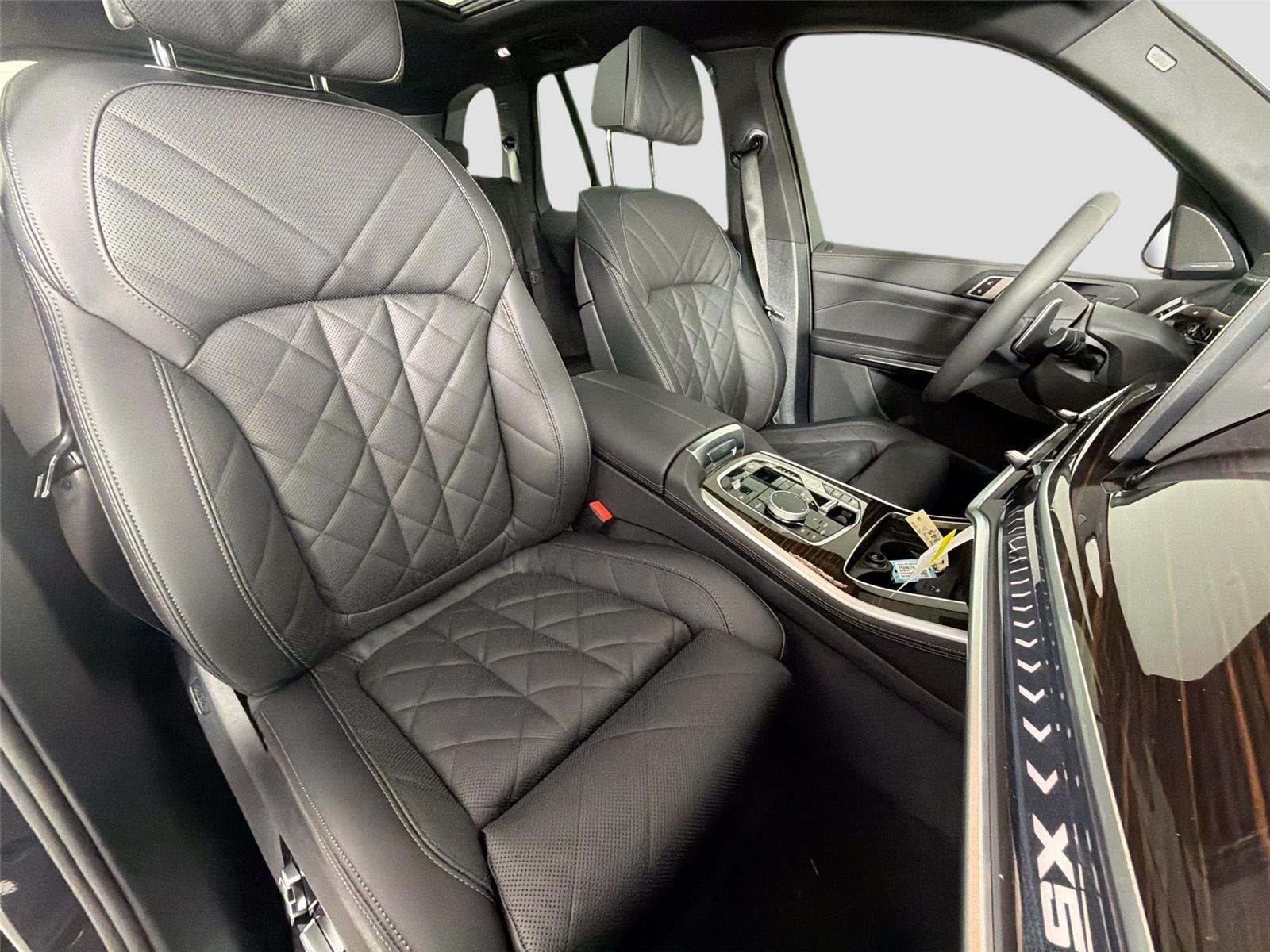 New 2026 Black Sapphire Metallic BMW xDrive40i image 58