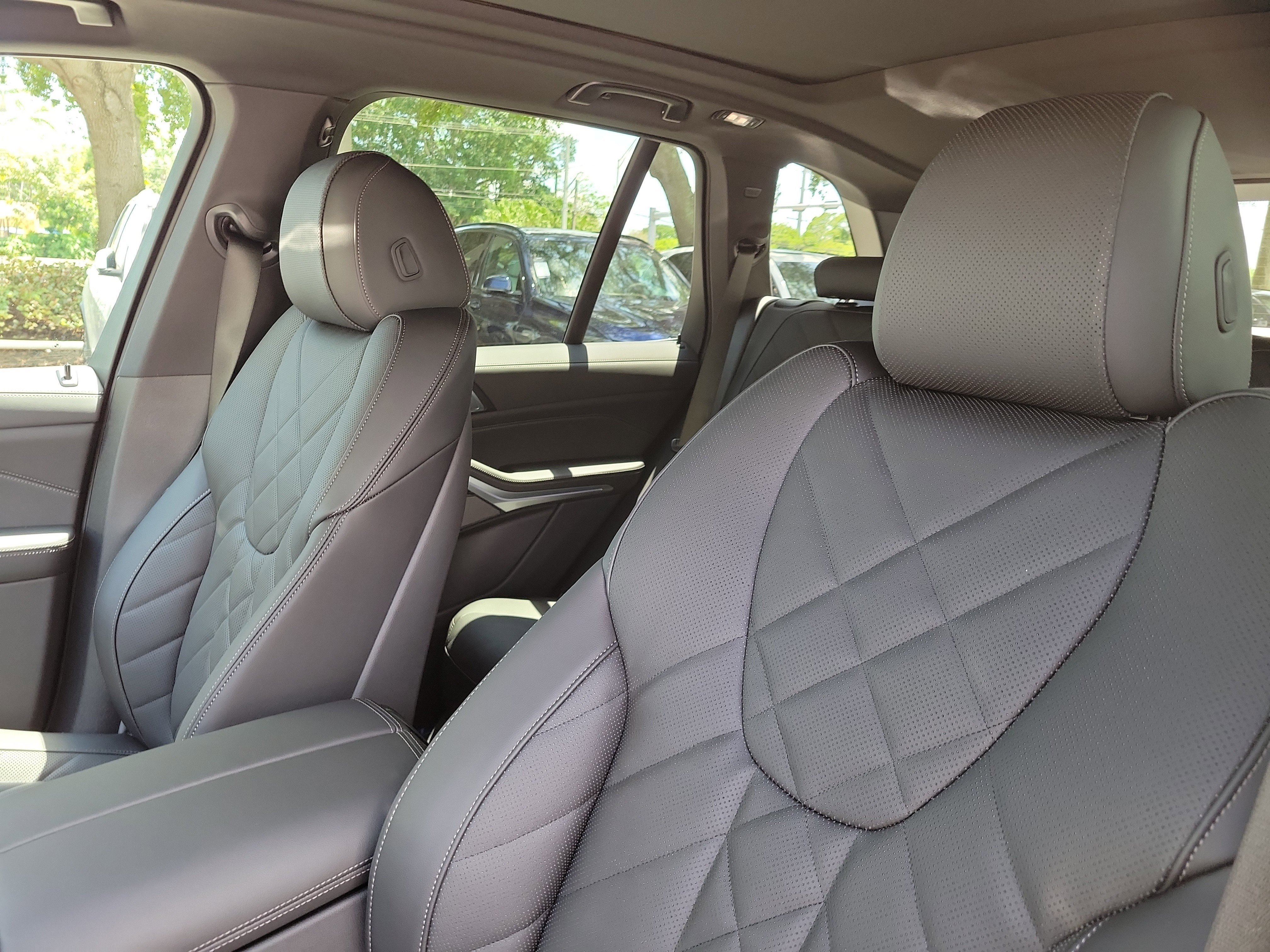 New 2026 Alpine White BMW sDrive40i image 14