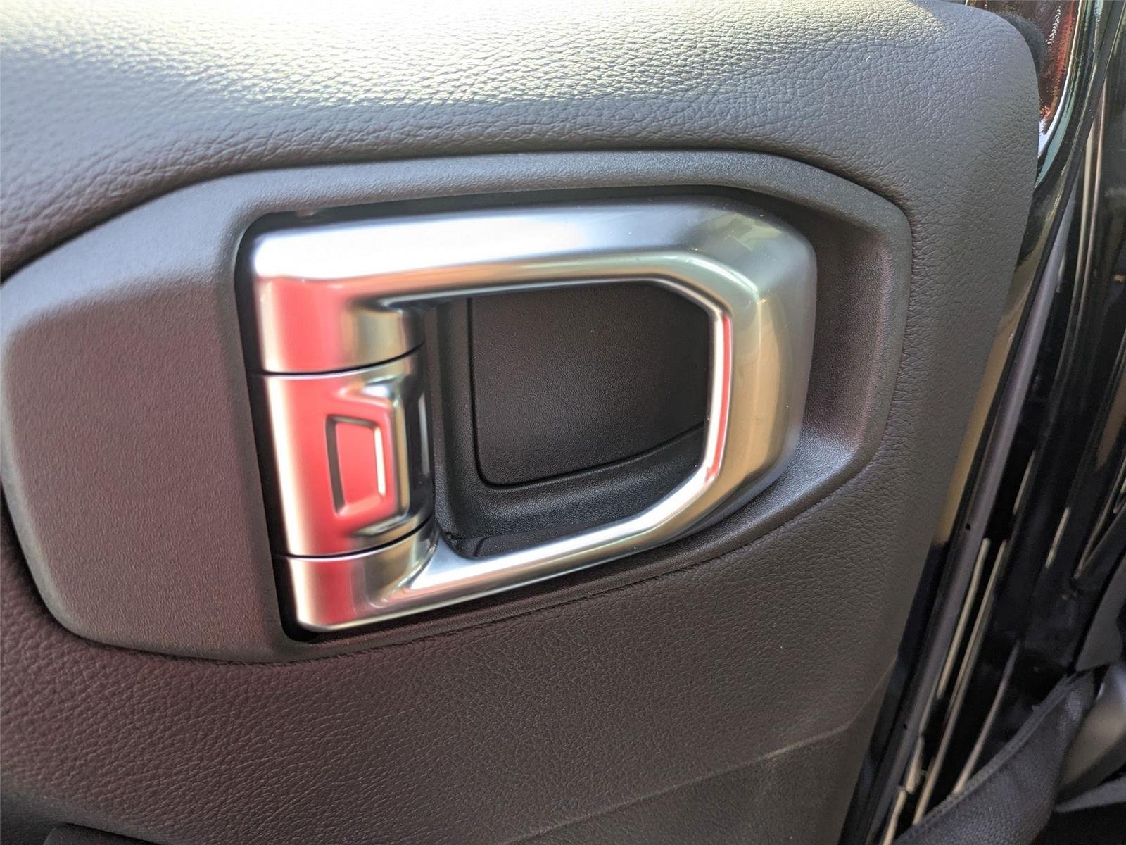 2025 Jeep Wrangler 4-Door Sahara - Photo 24