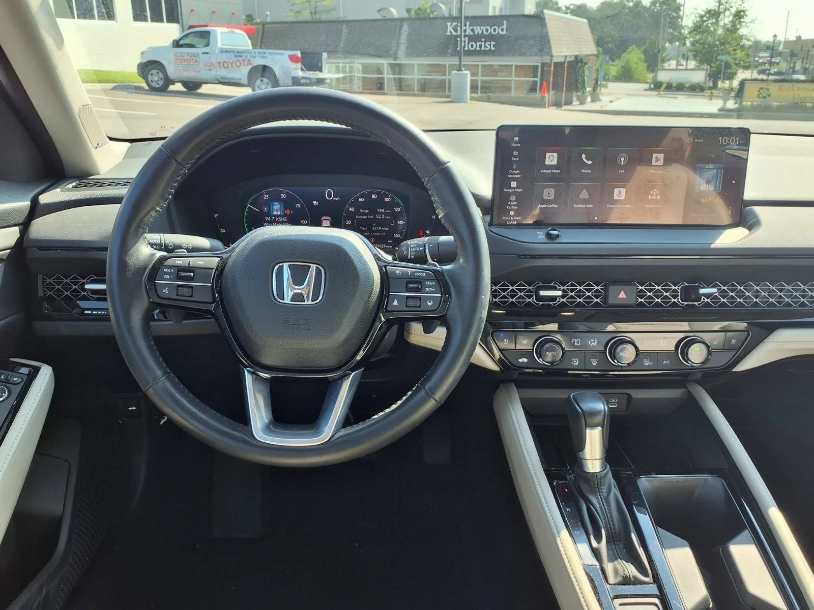 Used 2023 Platinum White Pearl Honda Touring image 5