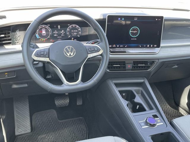 Used 2026 Silver Metallic Volkswagen 2.0T SE image 6