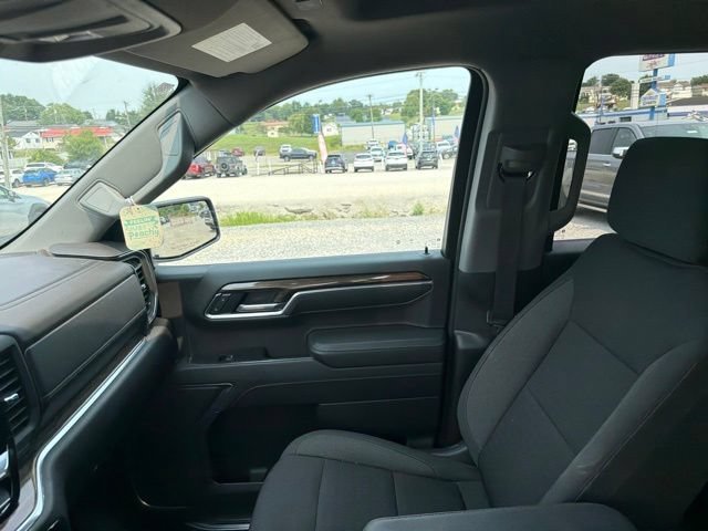 Used 2022 SILVER ICE METALLIC Chevrolet LT image 11