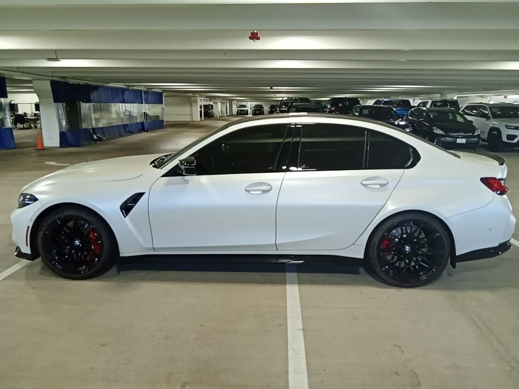 Used 2025 Frozen Brilliant White Metallic BMW  image 8