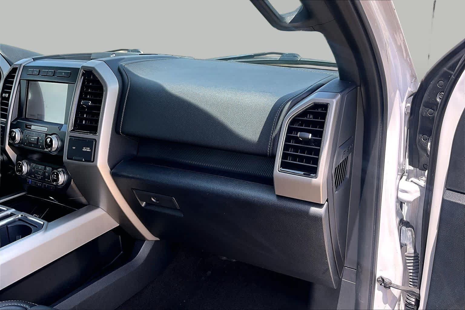 Used 2020 Oxford White Ford LARIAT image 17