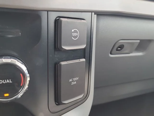 Used 2024 Blue Ford XLT image 27