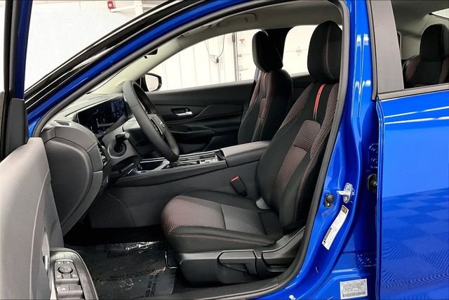 New 2026 Bluestone Pearl/Super Blk Nissan SR image 10