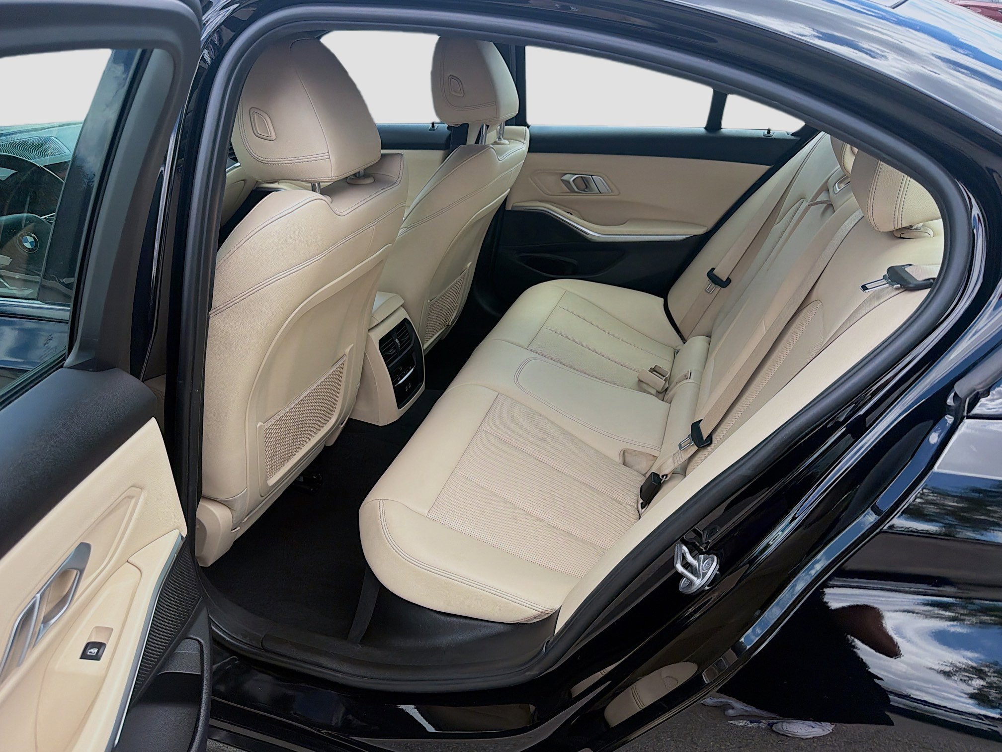 Used 2022 Jet Black BMW 330i image 24