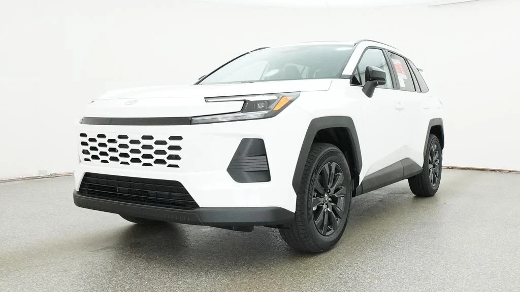 New 2026 Ice Cap Toyota XLE Premium image 19