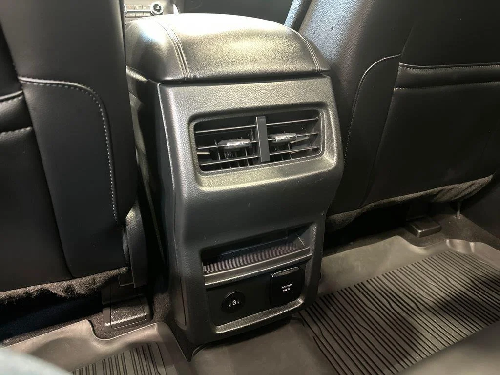 Used 2024 Agate Black Ford SEL image 31