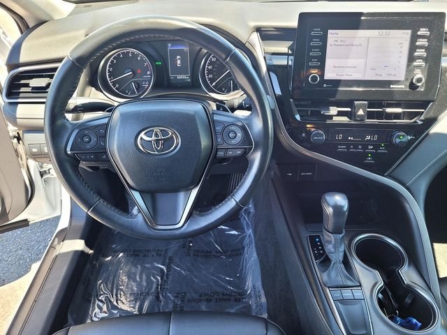 Used 2023 White Toyota SE image 9