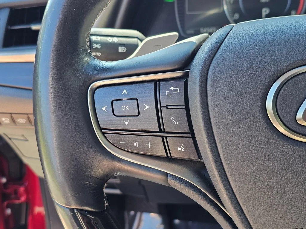 Used 2019 Maroon Lexus ES 300h image 27