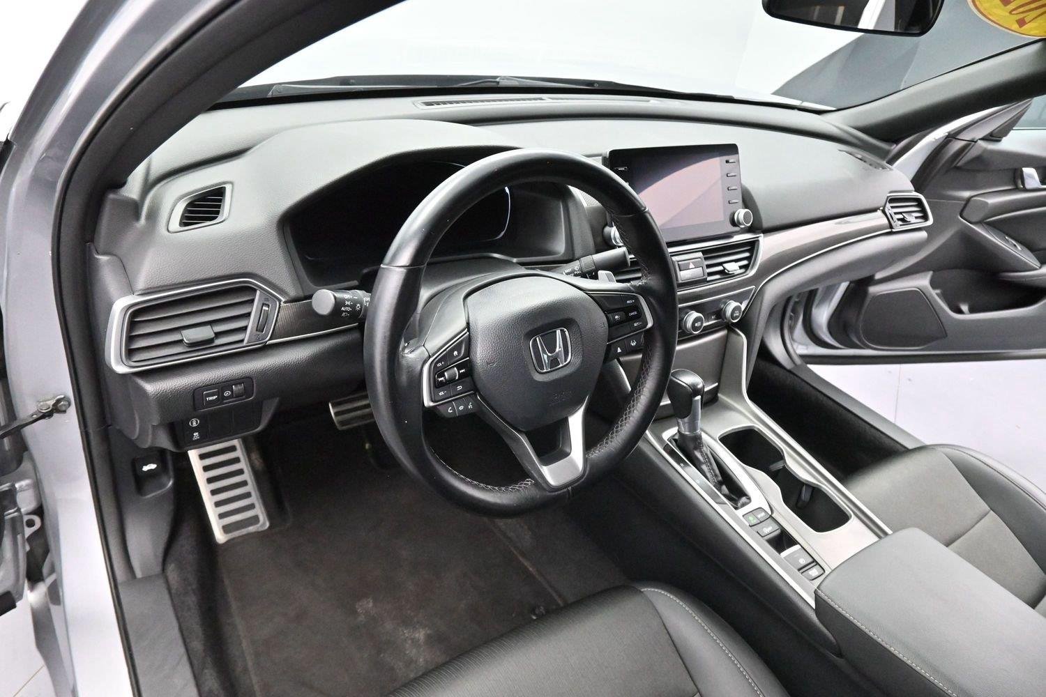 Used 2022 Lunar Silver Metallic Honda Sport image 16