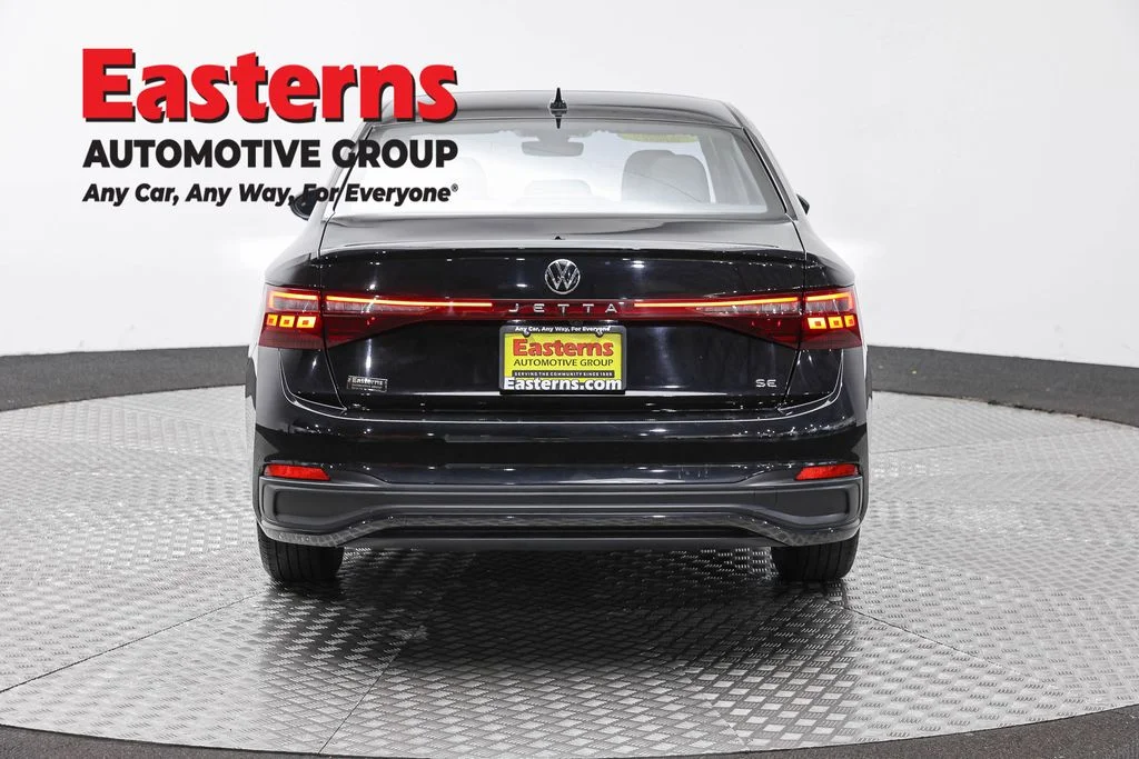 Used 2025 Black Volkswagen 1.5T SE image 6