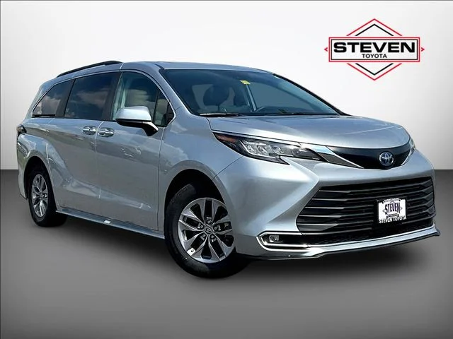 2023 Toyota Sienna XLE