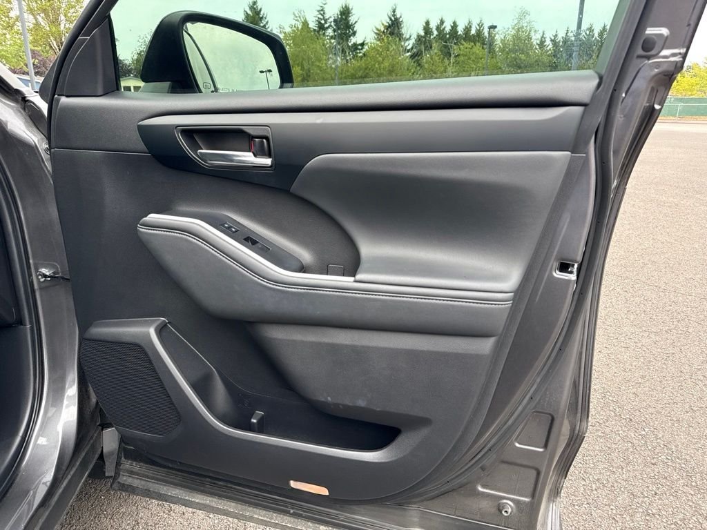 Used 2022 Magnetic Gray Metallic Toyota XLE image 24