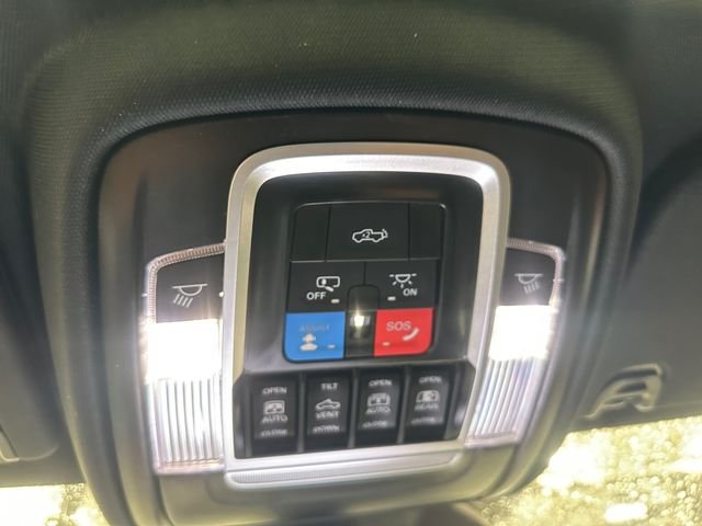 New 2026 Bright White Clear-Coat Exterior Paint RAM Laramie image 38