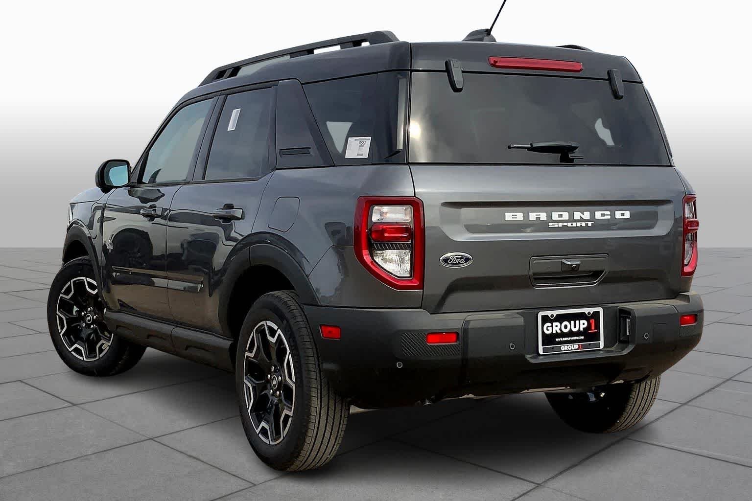 New 2025 Carbonized Gray Metallic Ford Outer Banks® image 12