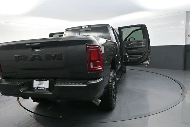 New 2026 Granite Crystal Metallic Clear-Coat Exterior Paint RAM Laramie image 35