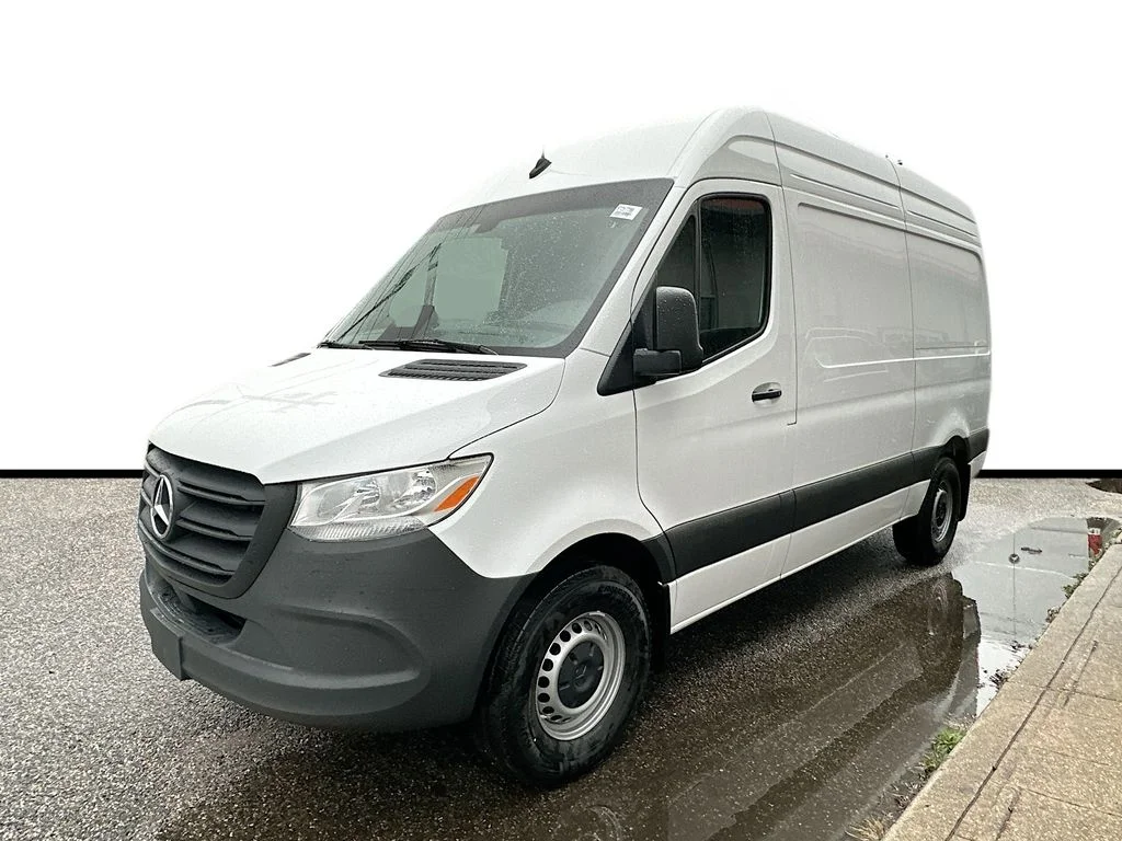 Used 2025 White Mercedes-Benz Cargo 144 WB image 3