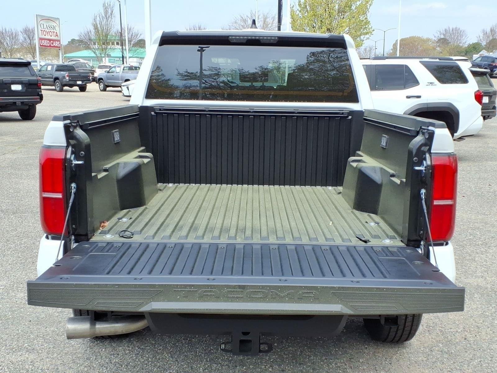 2026 Toyota Tacoma SR5 - Photo 11