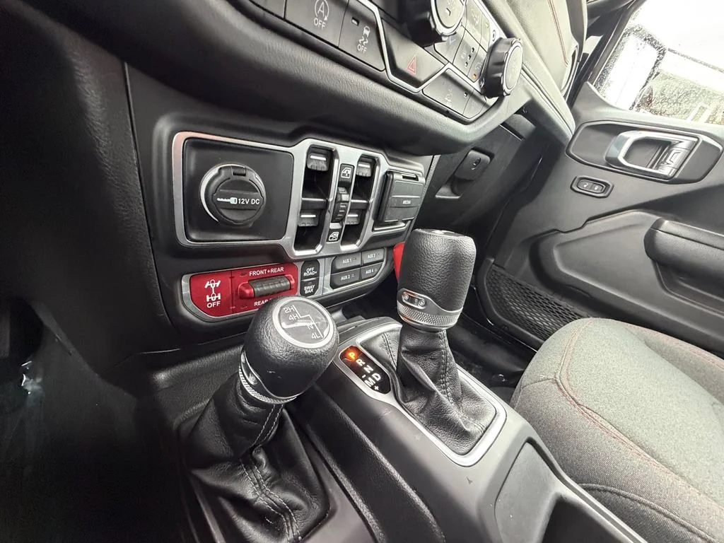 Used 2025 Black Jeep Rubicon image 22