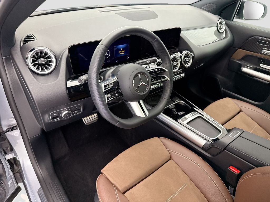 Used 2025 Cirrus Silver Metallic Mercedes-Benz GLA 250 image 4