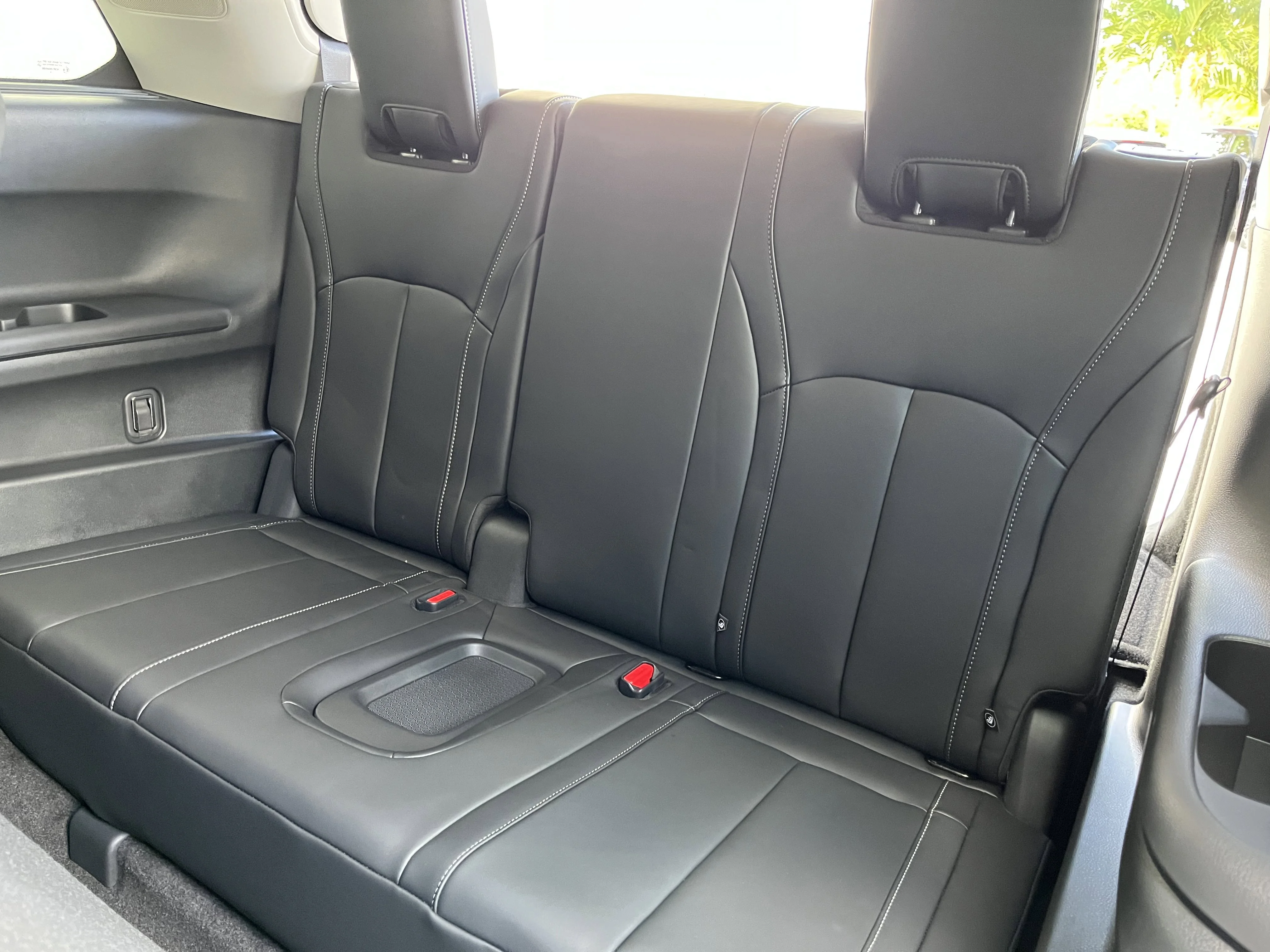 New 2027 Harbor Gray INFINITI LUXE image 15