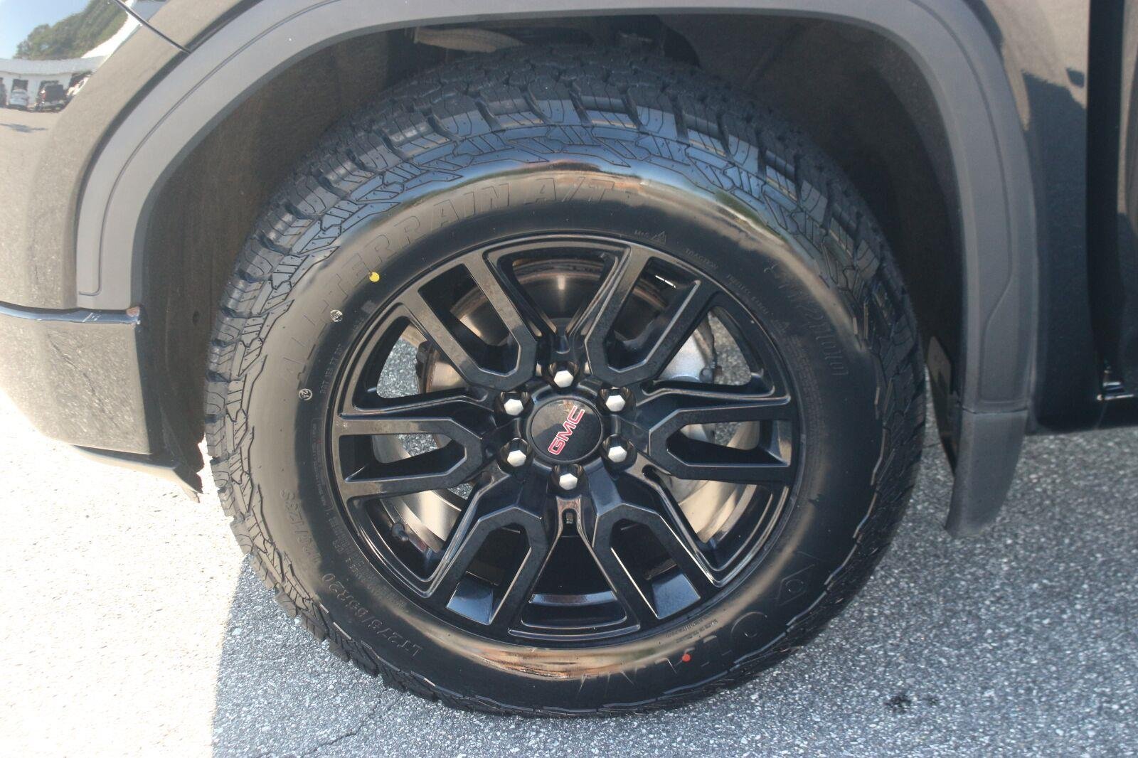 Used 2020 ONYX BLACK GMC Elevation image 38