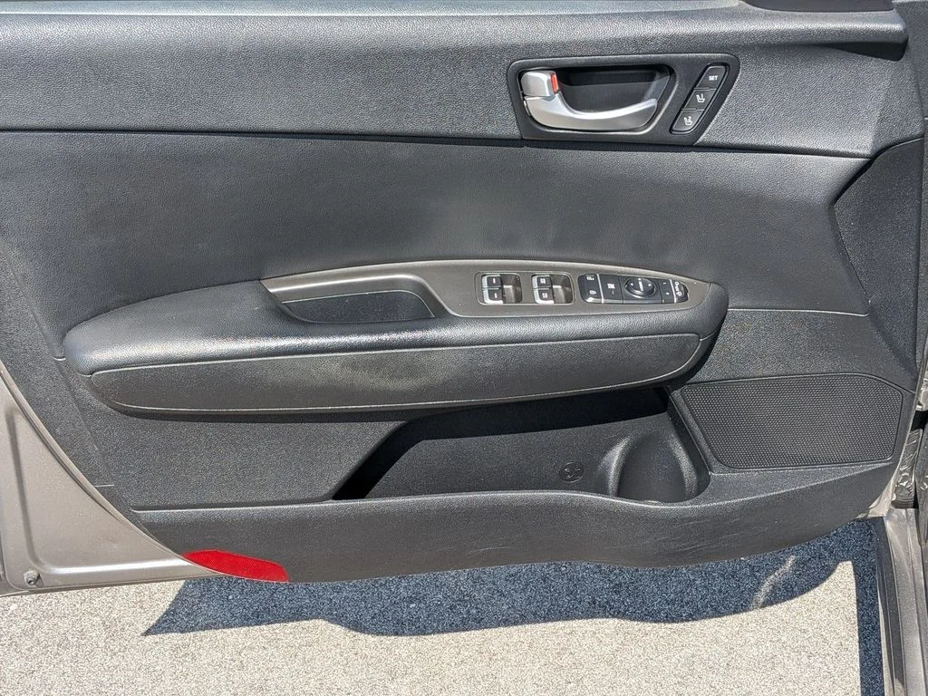 Used 2016 Gray Kia LX image 12
