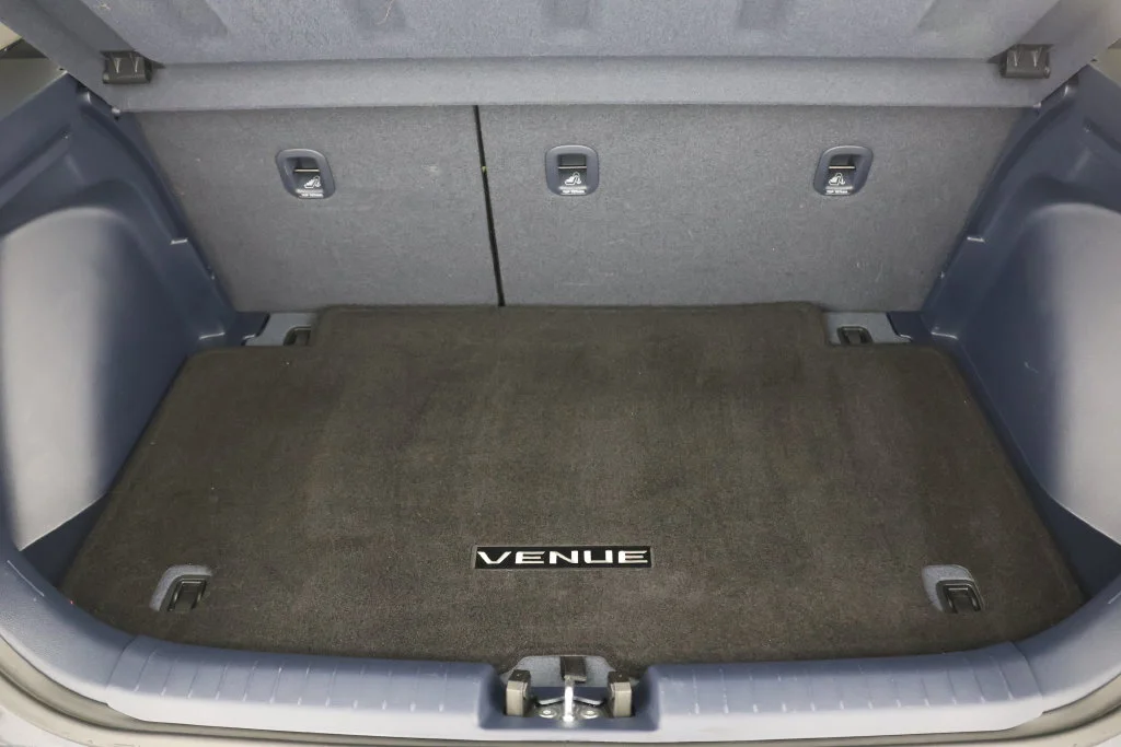 Used 2024 White Hyundai Limited image 21