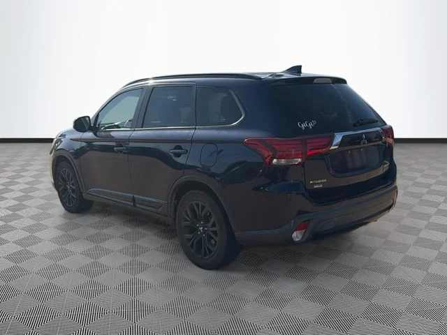 Used 2018 Blue Mitsubishi LE image 5