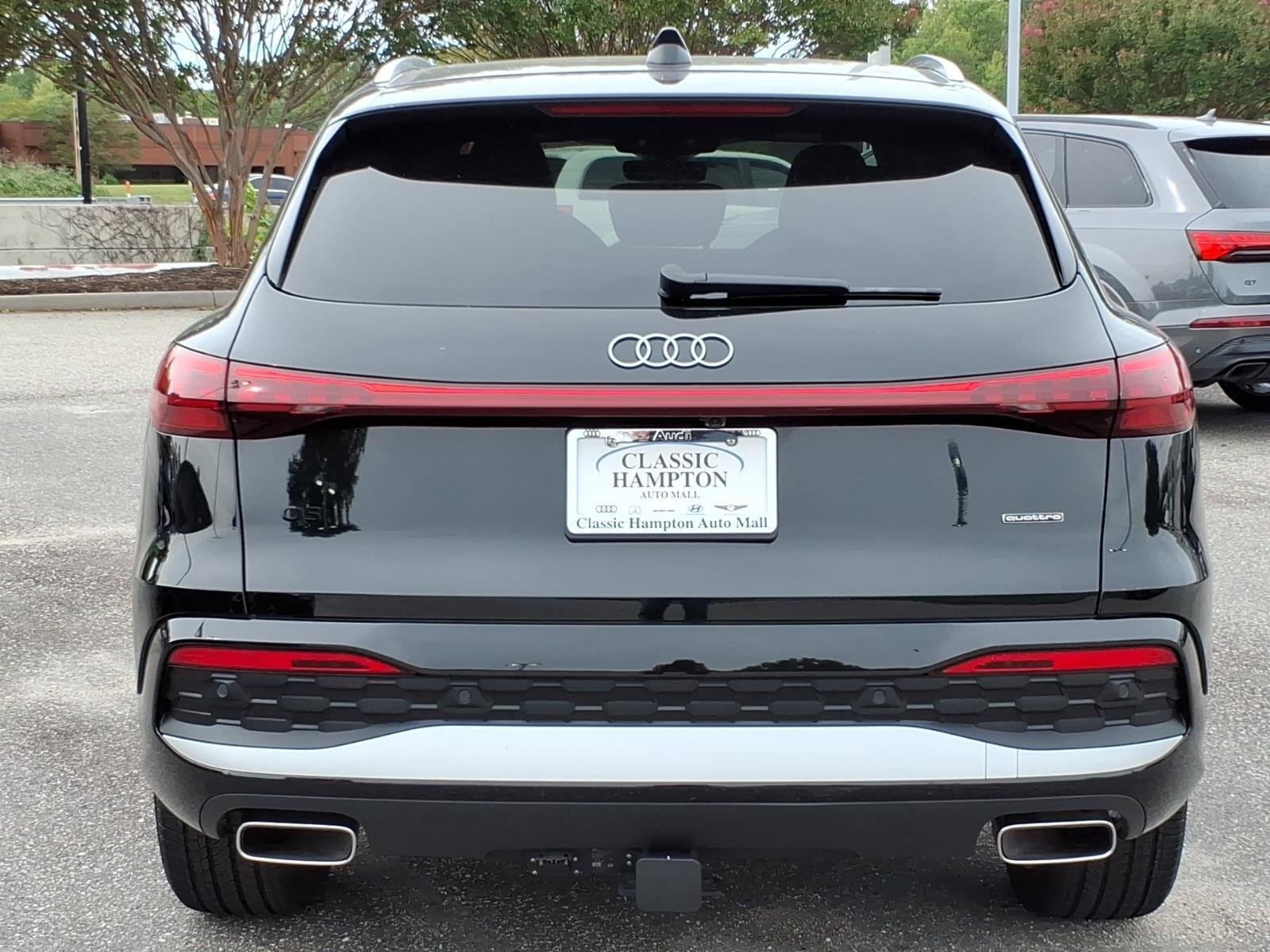 Used 2025 Mythos Black Metallic Audi Premium Plus image 9